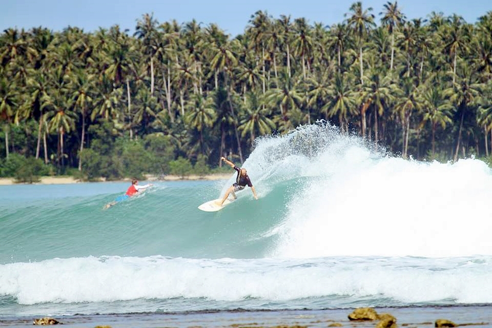 nias-island-indonesias-surf-camp (5)